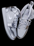 Air Jordan 1 Mid SE Metallic Silver - Suela