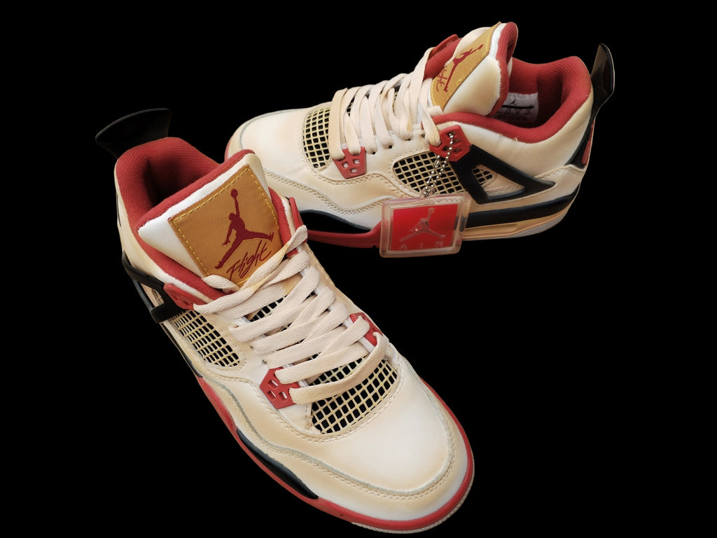 Air Jordan 4 Retro Leaf Red detalle Jumpman