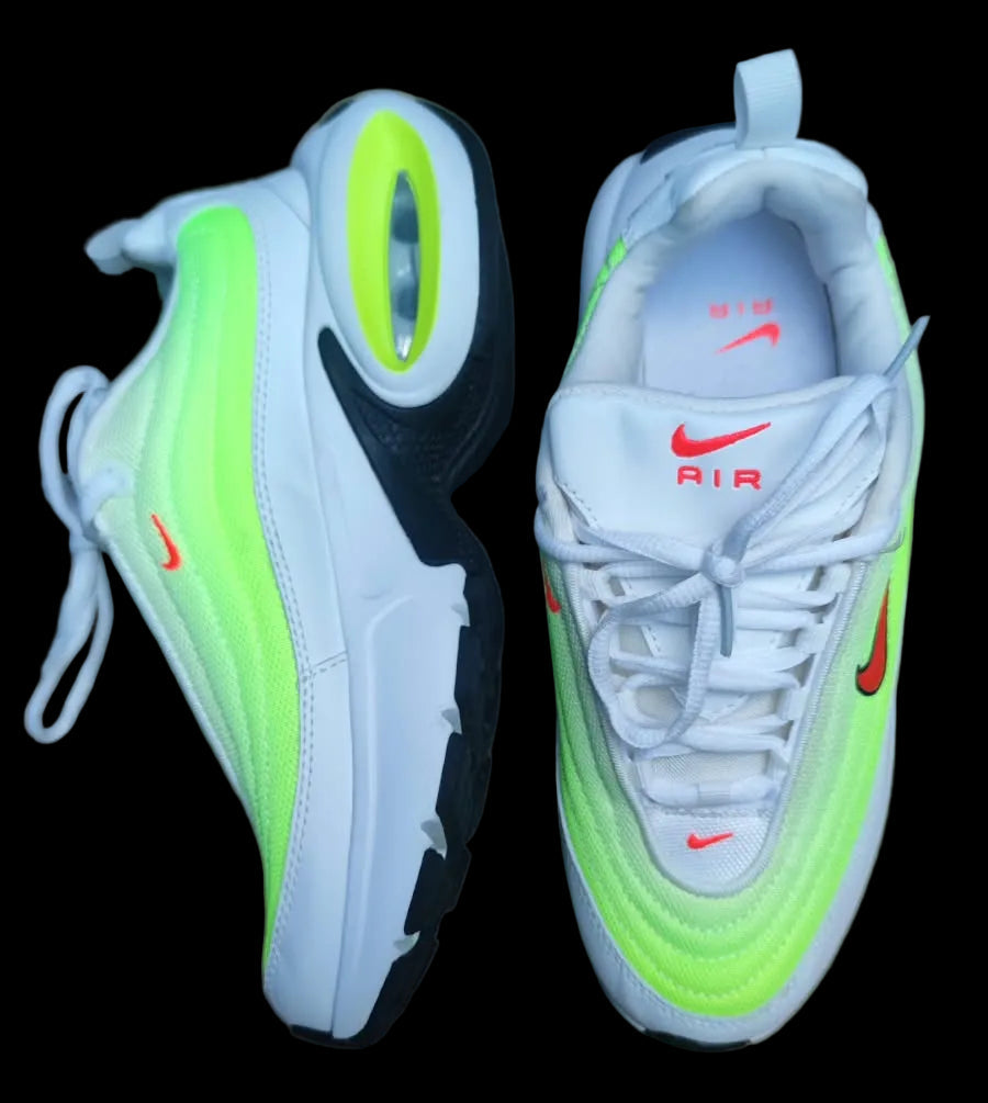Nike Air detalle swoosh