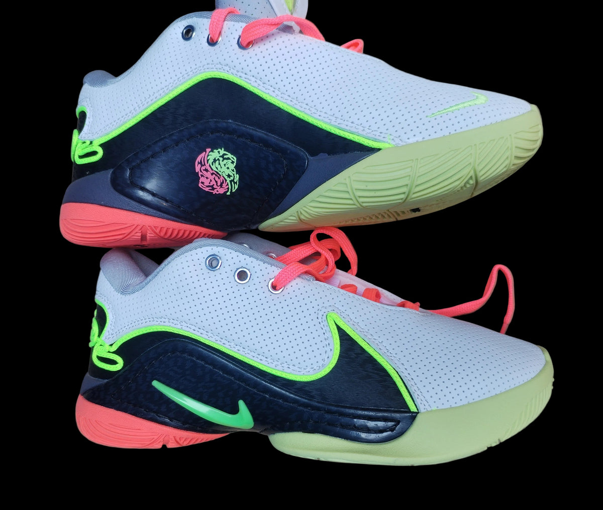 Nike LeBron XXII Crown Jewel vista lateral con suela