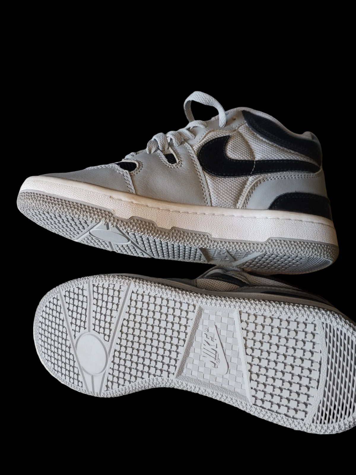 Nike Mac Attack Travis Scott Light Smoke Grey vista superior par