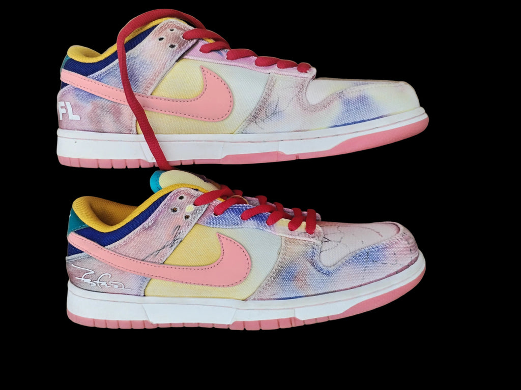 Nike SB Dunk Low x Futura Laboratories Sunblush - Lateral izquierdo